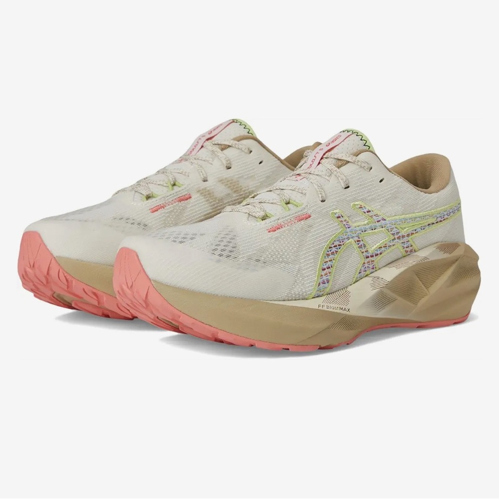 Asics Novablast 5 Trail running shoes
